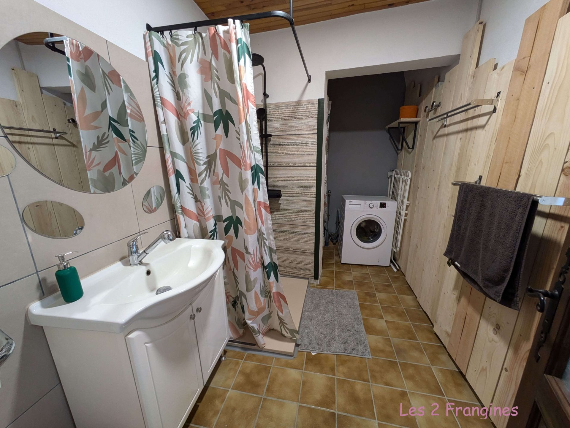 Salle de bain du rez-de-chauss&eacute;e